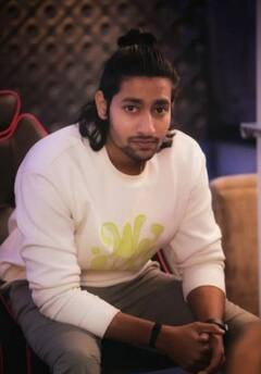 Akash Thosar : 'रुबाब'; आकाश ठोसरचा रॉयल लूक