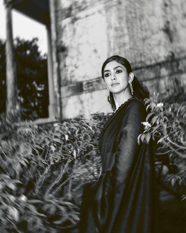 మృణాల్ ఠాకూర్ ఫొటోలు - Image Credit: Mrunal Thakur/Instagram