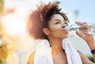 Side Effects Of Cold Water : सावधान! थंड पाणी पिताय? होईल नुकसान, वाचा सविस्तर