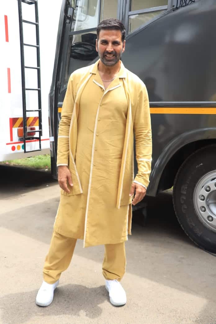 নিজের দেশ, নিজের মাটিকে বাঁচানোর চেষ্টা করেছিলেন। ট্রেলার সেই গল্পের ছোঁয়া স্পষ্ট।