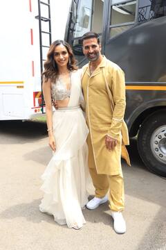 Kapil sharma के शो में पहुंची पृथ्वीराज की स्टार कास्ट, Akshay Kumar और Manushi Chillar को किया गया स्टाइलिश अंदाज़ में स्पॉट