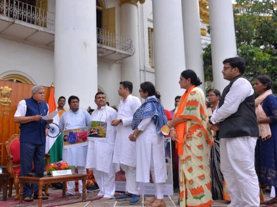 West Bengal: राज्यपाल धनखड़ से मिला बीजेपी का प्रतिनिधिमंडल, चुनाव बांद हिंसा को लेकर की ये मांग West Bengal: राज्यपाल धनखड़ से मिला बीजेपी का प्रतिनिधिमंडल, चुनाव बांद हिंसा को लेकर की ये मांग