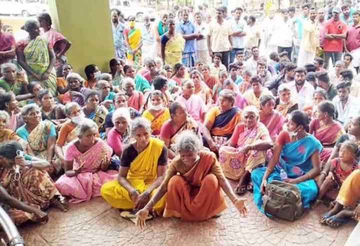 Villagers besiege the Perambalur District Collector's Office and stage a protest. பெரம்பலூர்: மருந்துக்கடை உரிமையாளர் கொலை: மாவட்ட ஆட்சியர்  அலுவலகம் முற்றுகை