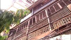 Building Collapsed : বড়বাজারে পুরনো বাড়ির কার্নিস ভেঙে আহত পুলিশ।Bangla News