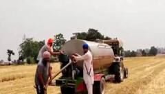 ਅੱਗ ਬੁਝਾਉਣ ਲਈ ਪਿੰਡ ਬੀੜ ਬੰਸੀਆਂ ਦੇ ਲੋਕਾਂ ਦਾ ਖ਼ਾਸ ਉਪਰਾਲਾ । @ABP Sanjha