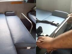 Delhi News: मदर्स डे के मौके पर रेलवे का मांओं को तोहफा, बच्चे के साथ सफर ऐसे बनेगा आरामदायक