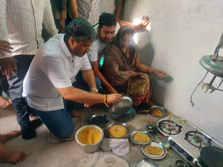 रोहित पवार यांनी  एक फेसबुक पोस्ट लिहून पुरणपोळी बनवण्याचा आपला अनुभव शेअर केला आहे.