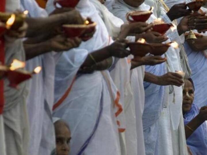 Maharashtra: Kolhapur village bans rites associated with widowhood Maharashtra: कोल्हापुर के गांव की पंचायत ने पेश की मिसाल, विधवापन से जुड़े रीति-रिवाजों पर लगाई रोक
