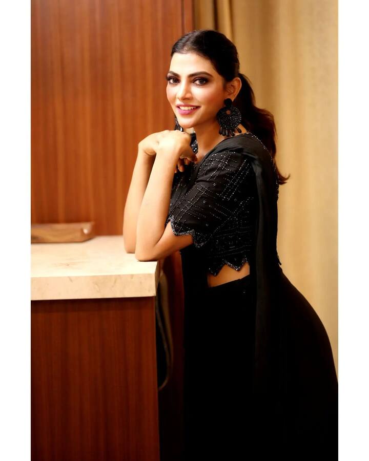 లహరి లేటెస్ట్ ఫొటోలు. (Photo Courtesy: Lahari shari Instagram)