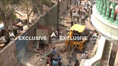 Delhi MCD Demolition Drive: मंगोलपुरी में अतिक्रमण ऐसा कि बिजली के खंभे को भी दुकान में मिला लिया था