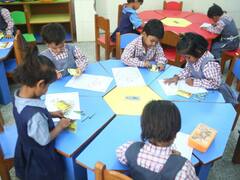 Delhi News: दिल्ली महिला आयोग ने तीनों निगमों को जारी किया नोटिस, स्कूलों में छात्रों की सुरक्षा को लेकर मांगा जवाब