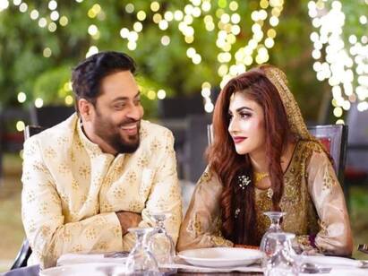 pakistan MP Amir Liaqat third wife files for divorce over ‘domestic violence’ பேயை விட மோசமானவர்: 49 வயது எம்.பி.யை விவாகரத்து செய்த 18 வயதான மூன்றாவது மனைவி..!