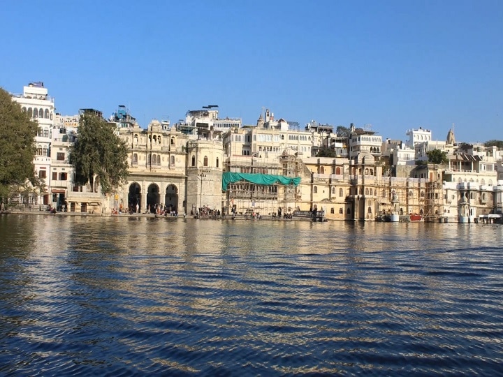 Udaipur News: राजस्थान में गर्मी का कहर फिर भी पर्यटकों ने तोड़ा 11 साल का रिकॉर्ड, अप्रैल में उदयपुर पहुंचे इतने हजार लोग