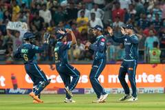 LSG vs GT: सिर्फ तीन गेंदबाजों ने लखनऊ को 82 रनों पर समेटा, तस्वीरों में देखिए कैसे गुजरात को मिली जीत