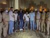 Greater Noida News: ग्रेटर नोएडा में पुलिस और बदमाशों के बीच मुठभेड़, तीनों शातिर लुटेरों के पैर में लगी गोली