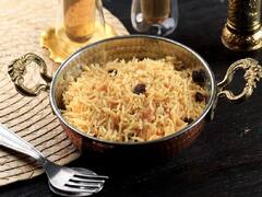 Kitchen Hacks: घर पर आए मेहमानों को सर्व करें टेस्टी कश्मीरी पुलाव, ये हैं इसकी आसान रेसिपी