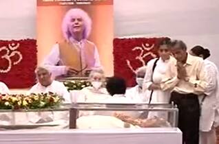 Big B, Javed Akhtar attend last rites of Pandit Shivkumar Sharma | Khabar Filmy Hai (11 May 2022)
