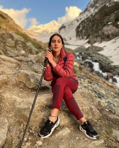 Sara Ali Khan On Adventure Trip: बॉलीवूडपासून दूर सारा फिरत आहे नदी-पर्वतांमध्ये; पाहा फोटो!
