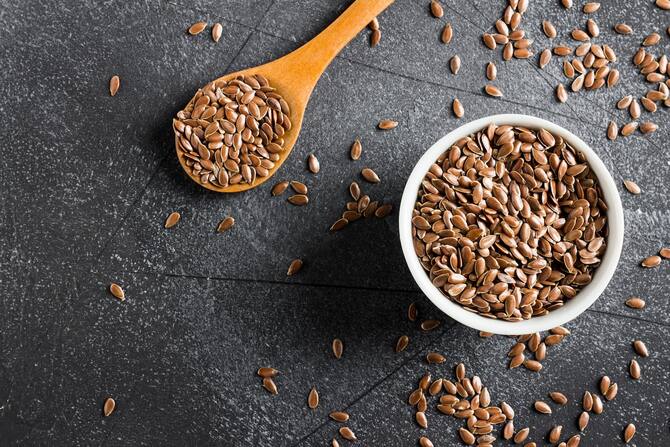 Flaxseeds Benefits For Hair | Flaxseeds For Hair : रूखे और बेजान बालों की परेशानी दूर करने में असरदार है अलसी Flaxseeds Benefits For Hair | Flaxseeds For Hair : रूखे और बेजान बालों की परेशानी दूर करने में असरदार है अलसी