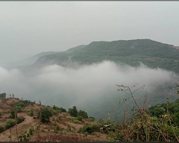 महाबळेश्वरातील दुपारचे तापमान जास्त असते.