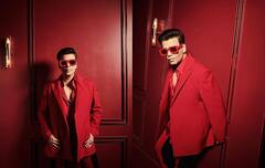 Koffee With Karan 7: लाल रंग में रंगे नजर आए Karan Johar, कॉफी विद करण में लगेगा गुलाबी तड़का