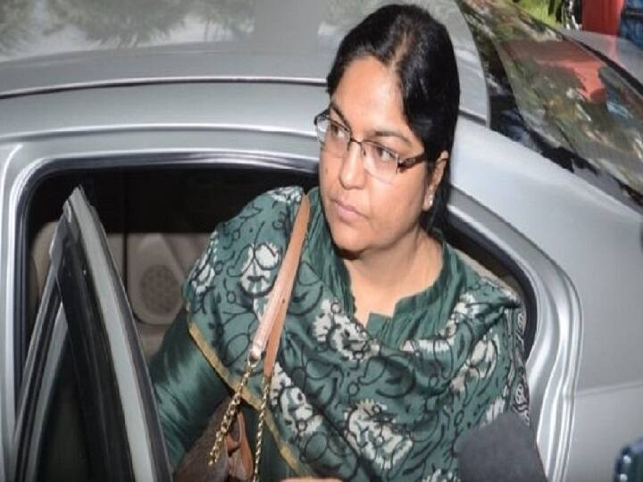 Jharkhand की खनन सचिव Pooja Singhal दूसरे दिन ED के सामने हुईं पेश, दर्ज हुए बयान Jharkhand Mining Secretary Pooja Singhal appeared in front of enforcement directorate on the second day Jharkhand की खनन सचिव Pooja Singhal दूसरे दिन ED के सामने हुईं पेश, दर्ज हुए बयान