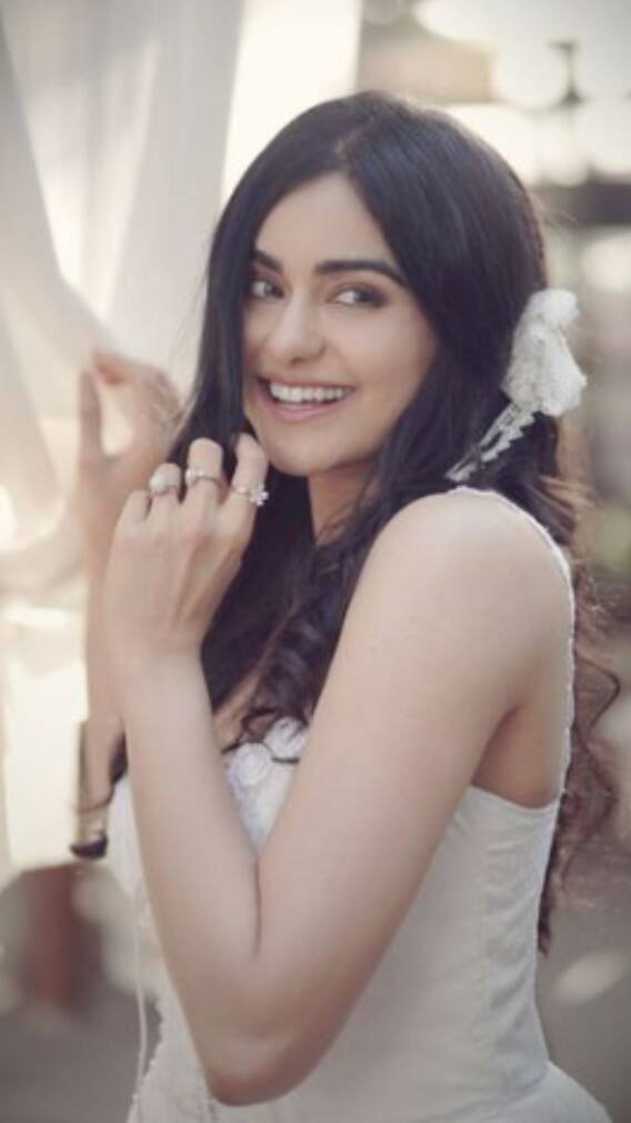 চেনা আদা শর্মার অজানা দিক