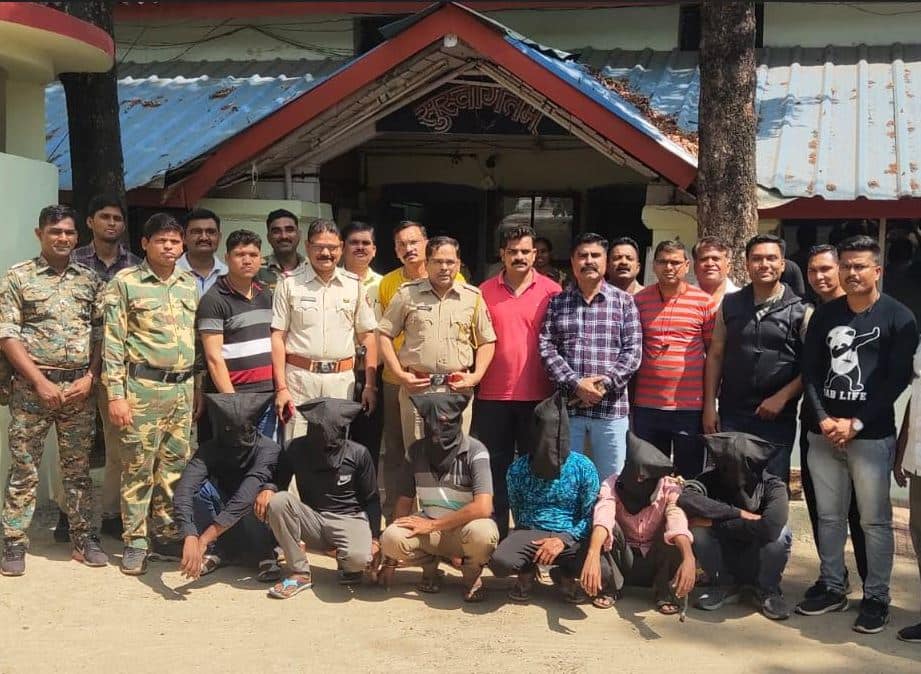 Bhandara Crime Update Six robbers arrested Doctor's son mastermind of robbery Bhandara : भंडाऱ्यात सहा दरोडेखोर जेरबंद; डॉक्टर पुत्र दरोड्याचा मास्टरमाईंड, जिल्ह्यात खळबळ