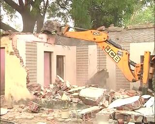 Aurangabad : औरंगाबादच्या लेबर कॉलनीत 338 घरं पाडण्याचं काम सुरु, 50 जेसीबी दाखल; रहिवाशांचा विरोध, जमावबंदी लागू 
