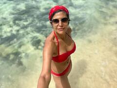 Mandira Bedi Bikini Photos: 50 की उम्र में मंदिरा बेदी की टोंड बॉडी का नहीं कोई जवाब, रेड बिकिनी में देखिए हैरान कर देने वाला लुक