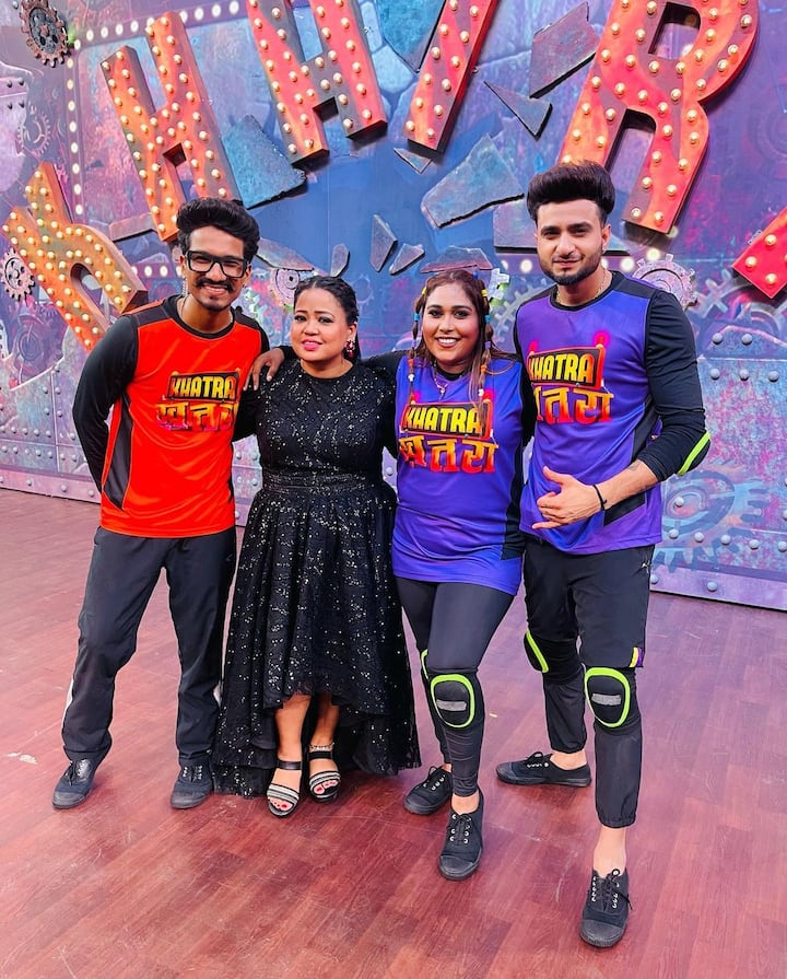 ਉਸਨੇ ਅੱਗੇ ਕਿਹਾ, ਇੱਕ ਗੰਭੀਰ ਨੋਟ ਵਿੱਚ ਮੈਂ ਇਸ ਵਿੱਚ ਵਿਸ਼ਵਾਸ ਕਰਦੀ ਹਾਂ। ਪਰ, ਬੱਚਿਆਂ ਵਿਚਕਾਰ ਘੱਟੋ-ਘੱਟ ਦੋ ਸਾਲ ਦਾ ਅੰਤਰ ਹੋਣਾ ਚਾਹੀਦਾ ਹੈ। ਸਾਡਾ ਇੱਕ ਪੁੱਤਰ ਹੈ, ਉਸਦੀ ਇੱਕ ਭੈਣ ਹੋਣੀ ਚਾਹੀਦੀ ਹੈ। ਜੇ ਸਾਡੀ ਕੋਈ ਧੀ ਹੁੰਦੀ, ਤਾਂ ਮੈਂ ਕਿਹਾ ਹੁੰਦਾ ਕਿ ਉਸਦਾ ਇੱਕ ਭਰਾ ਹੋਣਾ ਚਾਹੀਦਾ ਹੈ।