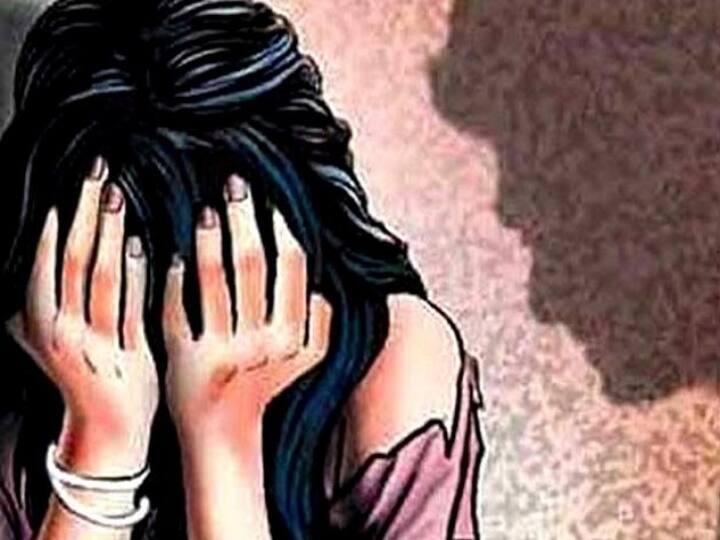 50-year-old man held for raping 2 daughters in Ludhiana பெற்ற மகள்களை பாலியல் வன்கொடுமை செய்த தந்தை ! -  காவல்துறையில் புகார் அளித்த தாய்!