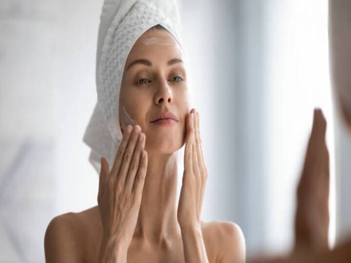 If You have Sensitive Skin You Should Never Apply On Your Face Skin Care Tips: सेंसिटिव स्किन वाले भूलकर भी न करें इन चीज़ों का इस्तेमाल, वरना पड़ सकता है महंगा