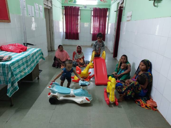 Koriya News: कुपोषण के खिलाफ लड़ाई में सीएचसी जनकपुर ने किया कमाल, इस मामले में हासिल किया नंबर वन का खिताब Chhattisgarh News koriya CHC Janakpur achieved number one position with highest bed occupancy in nutrition rehabilitation centers ANN Koriya News: कुपोषण के खिलाफ लड़ाई में सीएचसी जनकपुर ने किया कमाल, इस मामले में हासिल किया नंबर वन का खिताब