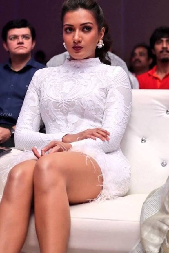 துபாயில் பிறந்தவர்