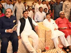 UP के राजनीतिक समीकरण बदलने का संकेत, चाचा Shivpal संग अखिलेश यादव की फोटो से चर्चा तेज