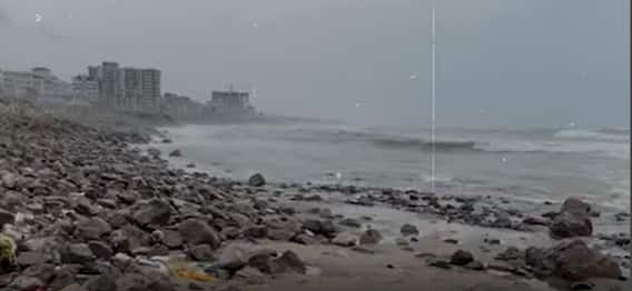 Asani Situation At RK Beach: Vizag లో ప్రస్తుత పరిస్థితులపై RK Beach వద్ద నుంచి అప్డేట్స్| ABP Desam