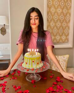 Munawar Faruqui ने सेलिब्रेट किया गर्लफ्रेंड का बर्थडे,  नाजिल ने शेयर की कपल की बेहद रोमांटिक फोटो