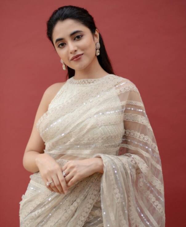 பொல்லாத வயச சீண்டித்தான் போனாயே தடுத்தாலும் உனக்கே விழுவேன் நானே