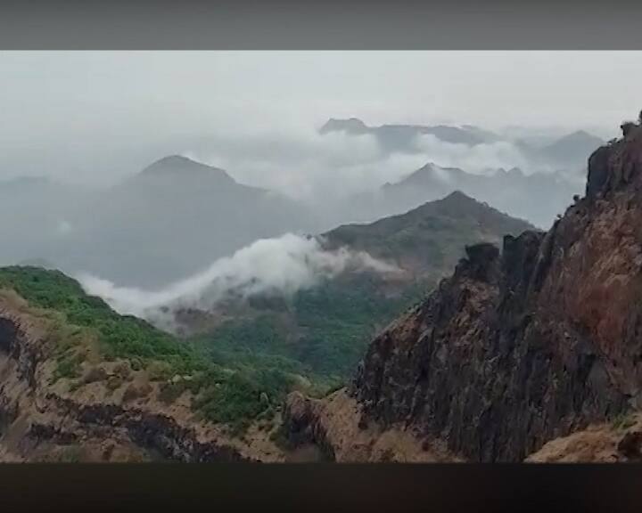 आज सकाळी सह्याद्रीच्या पर्वतरांगामध्ये धुके आणि ढगांचे लोट पाहायला मिळाले