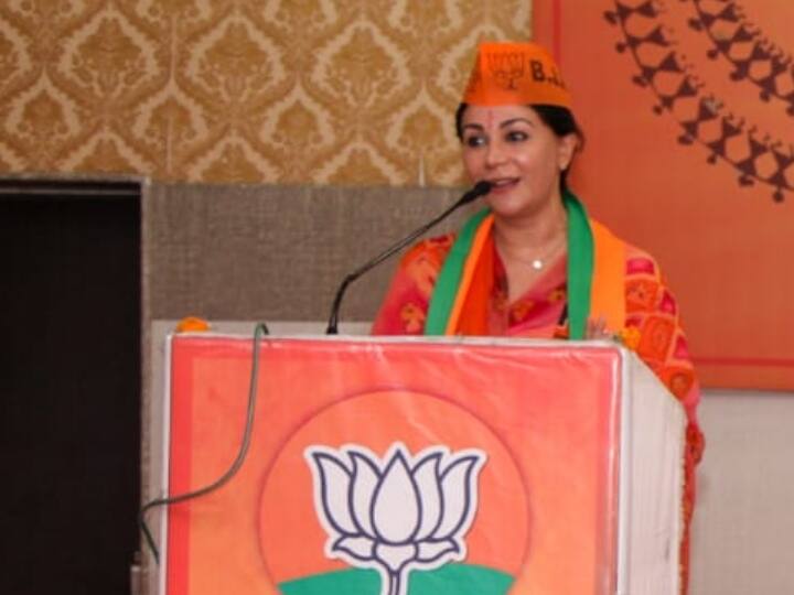 Taj Mahal Controversy: ताजमहल विवाद में कूदी बीजेपी सांसद दिया कुमारी, शाहजहां और जयपुर राजघराने से ऐसे जोड़ा संबंध Taj Mahal Controversy BJP MP Diya Kumari involved in the Taj Mahal controversy Jaipur royal family ann Taj Mahal Controversy: ताजमहल विवाद में कूदी बीजेपी सांसद दिया कुमारी, शाहजहां और जयपुर राजघराने से ऐसे जोड़ा संबंध