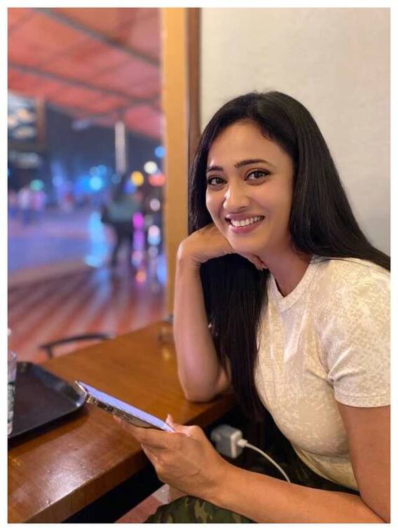 श्वेता तिवारी ने नो-मेकअप लुक में दिखाया जलवा