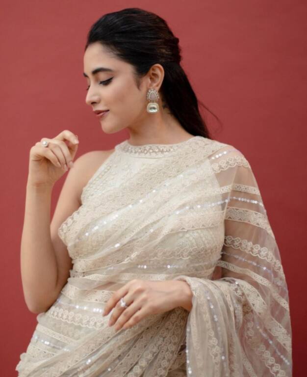 கண்ணாடி மனச கல் வீசி பார்த்தாயே ஒடஞ்சாலும் காட்டுவேன் உன்ன நானே