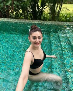 Bikini Photos: Shefali Jariwala ने ब्लैक बिकिनी में ढाया कहर, तस्वीरें देखकर मचल उठे फैंस!