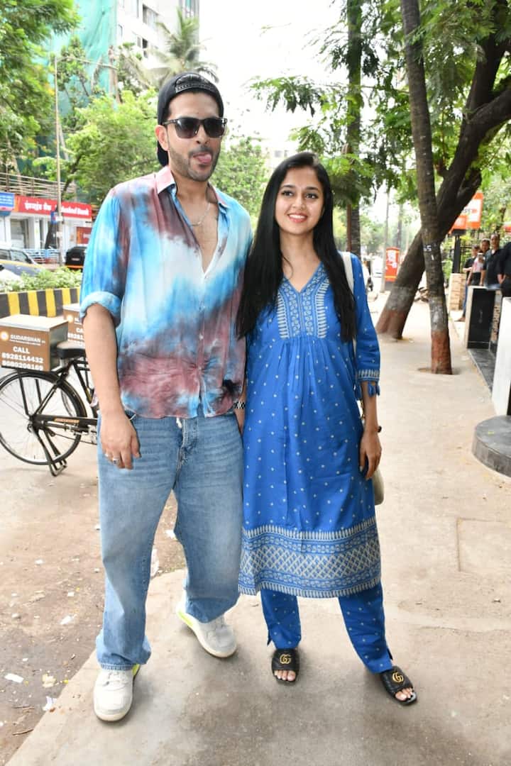 अपने बिजी शेड्यूल के चलते जहां तेजस्वी को बॉयफ्रेंड के लिए टाइम निकालना मुश्किल हो जाता है. तो ऐसे में करण उनसे मिलने उनके सेट पर पहुंच जाते हैं या उनके साथ सैलून में बैठे दिखते हैं.