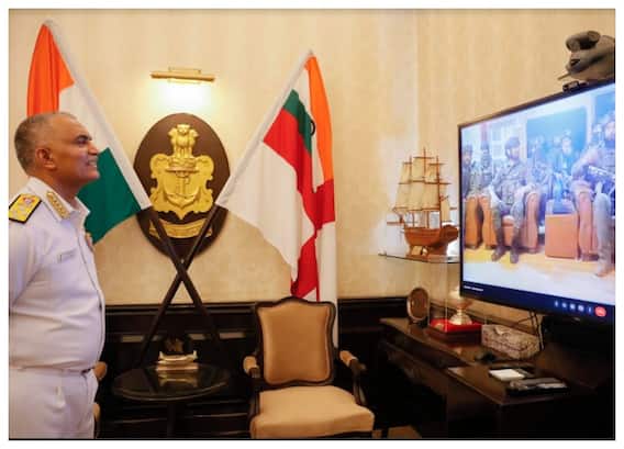 भारतीय नौसेना के घातक Marcos Commandos की तस्वीरें पहली बार आई सामने, Naval Chief ने दिए ये निर्देश भारतीय नौसेना के घातक Marcos Commandos की तस्वीरें पहली बार आई सामने, Naval Chief ने दिए ये निर्देश