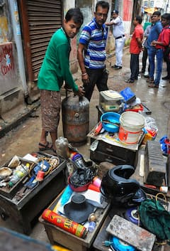 Bowbazar: কারও চোখে জল, কারও মুখে উৎকণ্ঠার ছাপ! বাস্তু হারানোর বেদনার ছবি ফিরল বউবাজারের