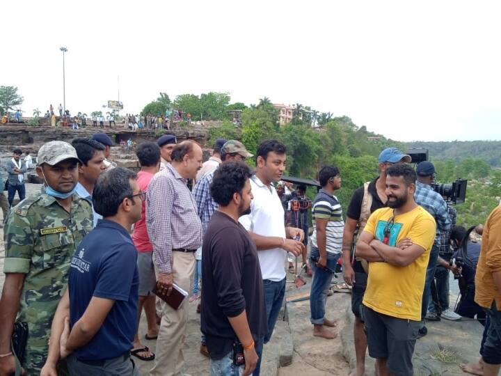 Bollywood's entry took place at this famous tourist destination of Bastar ann Bastar: बस्तर के इस प्रसिद्ध पर्यटन स्थल पर हुई बॉलीवुड की एंट्री, मशहूर कलाकारों ने की जमकर तारीफ