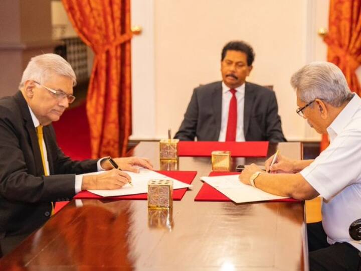 Sri Lanka's NEW PM Ranil Wickremesinghe appointed as the new Prime Minister of Sri Lanka Sri Lanka's New PM: रानिल विक्रमसिंघे बने श्रीलंका के नए प्रधानमंत्री, जानिए इनके बारे में