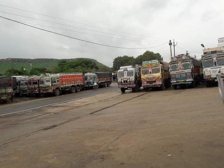 chhattisgarh Dispute between Asia largest truck association and Raipur Bastar Koraput Transport Association, transportation affected ann Chhattisgarh: बस्तर परिवहन संघ और रायपुर बस्तर कोरापुट परिवहन संघ के बीच उपजा विवाद, परिवहन हुआ प्रभावित